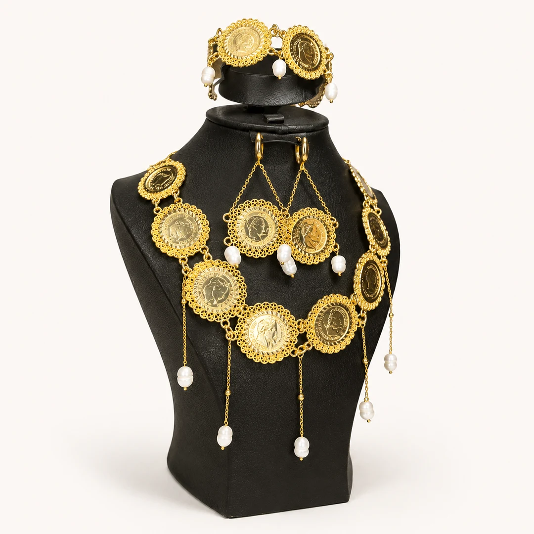 Grande parure de cérémonie — perles & médaillons dorés