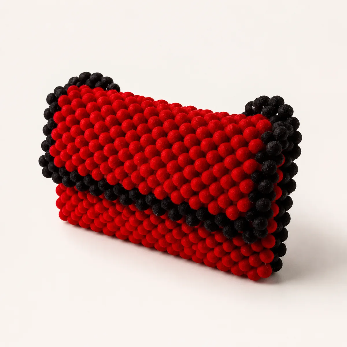 Sac perlé rouge et noir — pochette de cérémonie