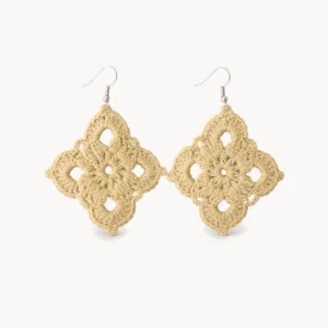 Boucles d'oreilles au crochet en fleur à quatre pétales beige