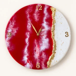 Horloge ronde en résine — rouge, blanc & or sur fond ivoire