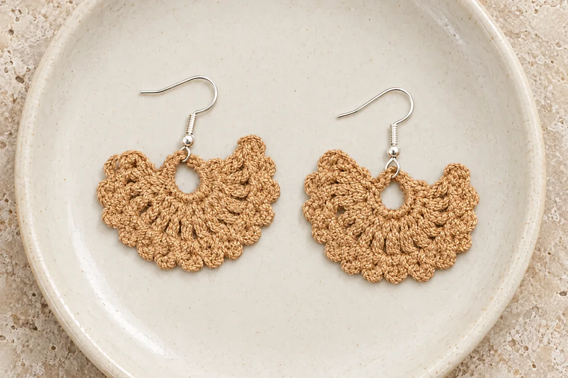 Boucles d’oreilles au crochet — détail