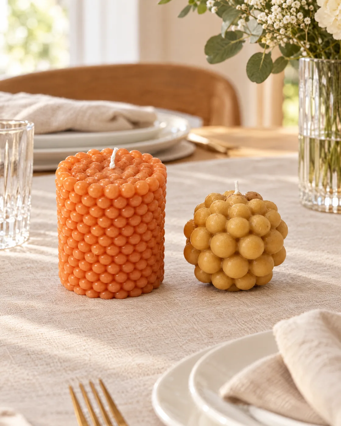 Duo de bougies perlées caramel — mise en scène