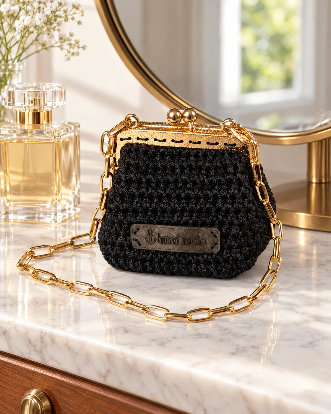 Porte-monnaie au crochet à fermoir doré — mise en valeur