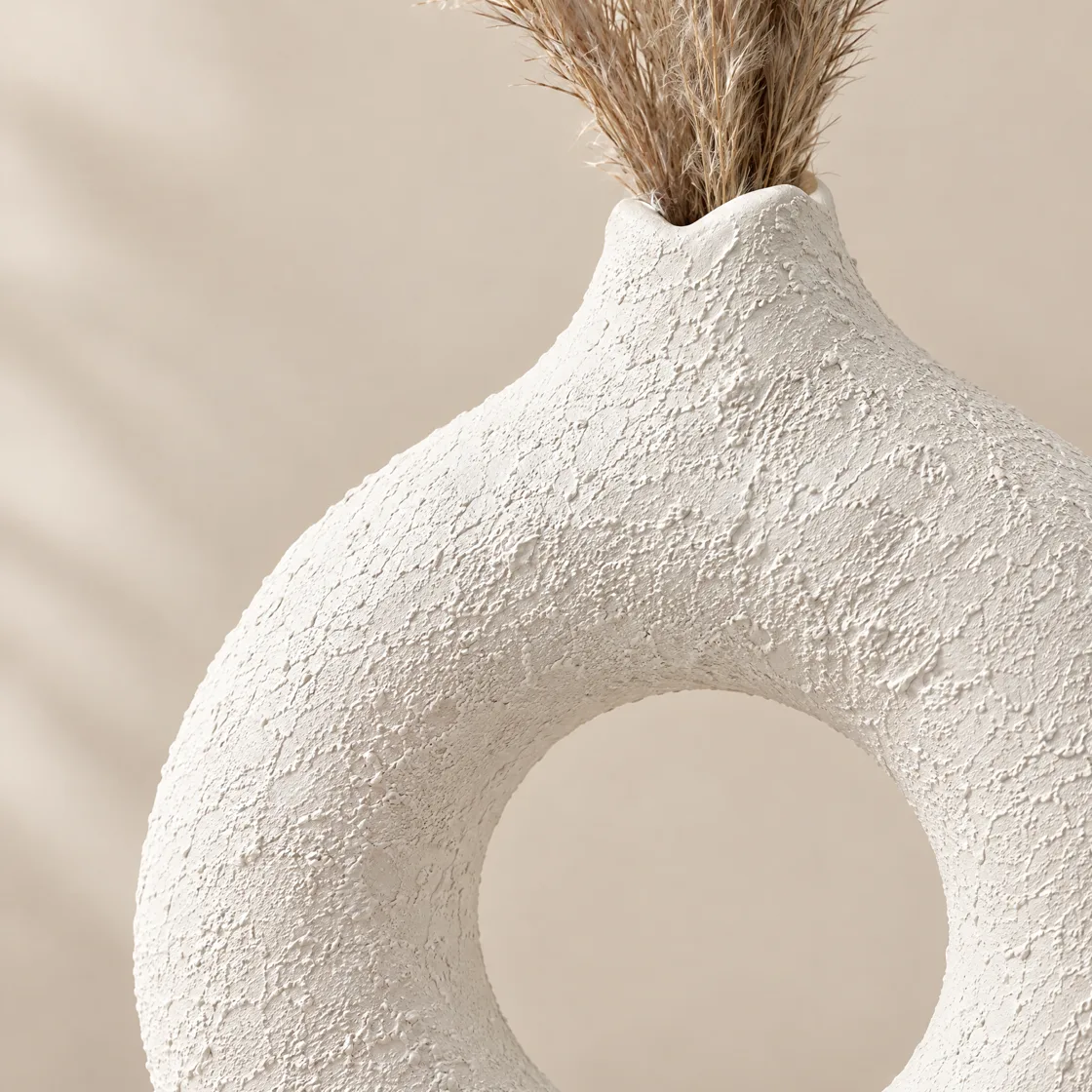 Vases céramique texturée — de près