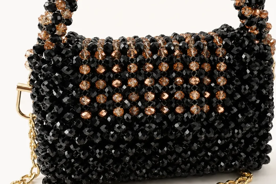 Sac perlé noir & ambre — détail