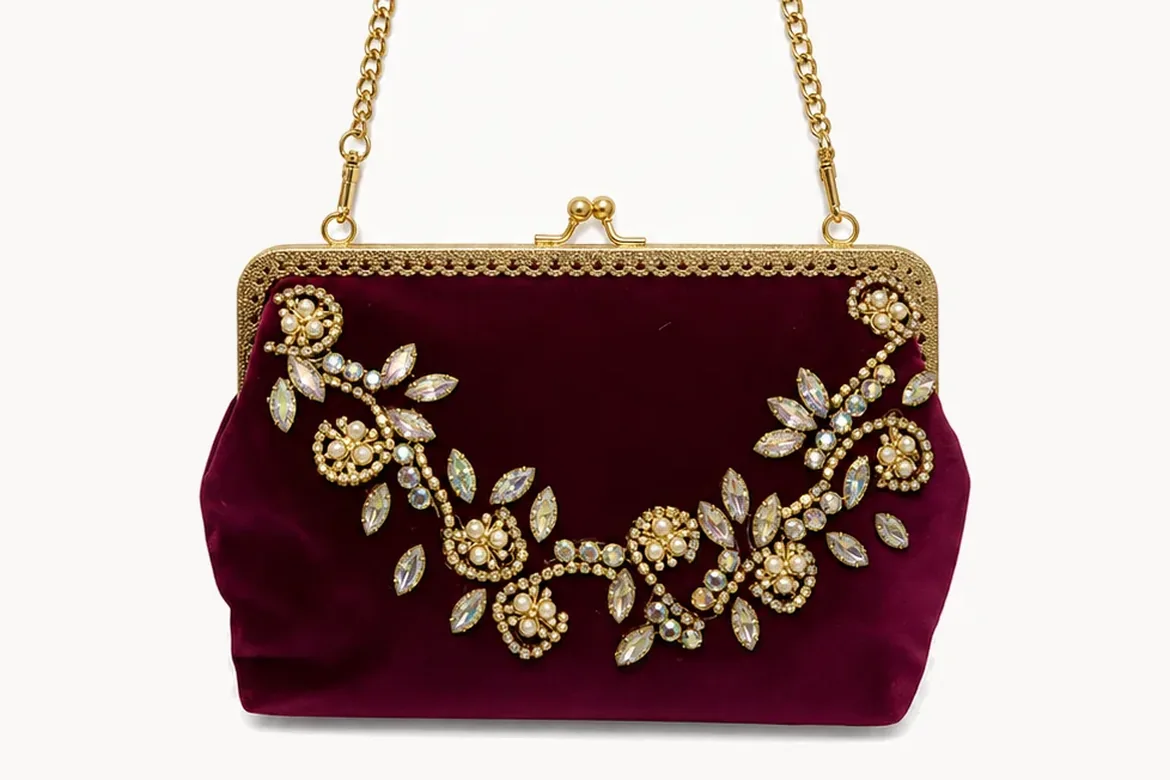 Pochette en velours à strass — détail